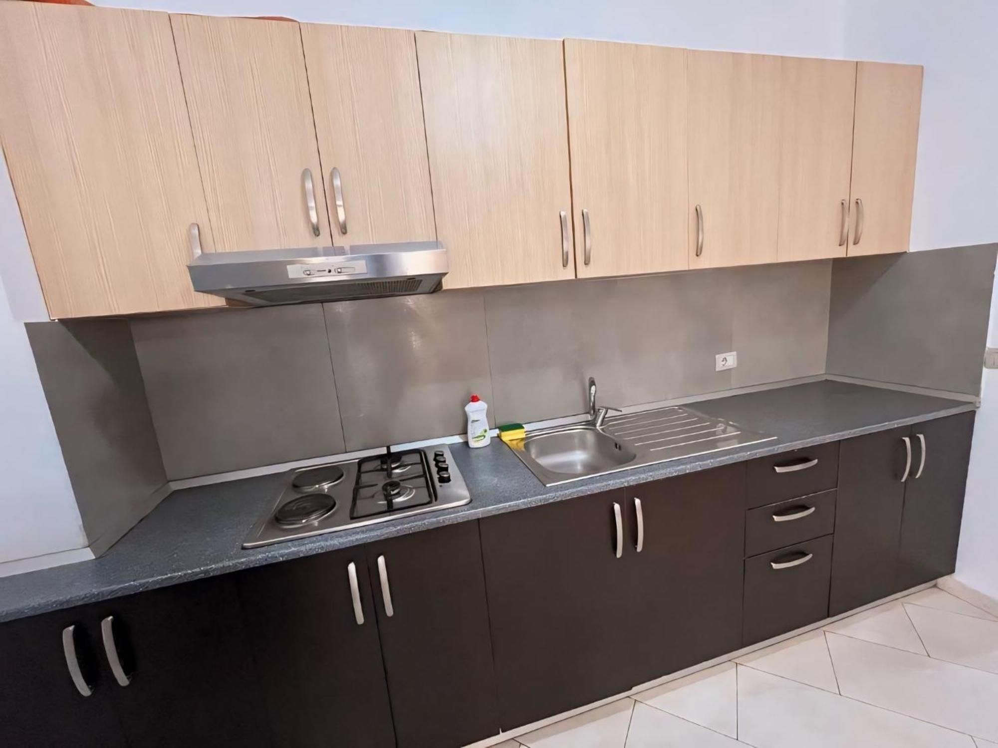 Gerald'S Central Apartments Vlore Luaran gambar