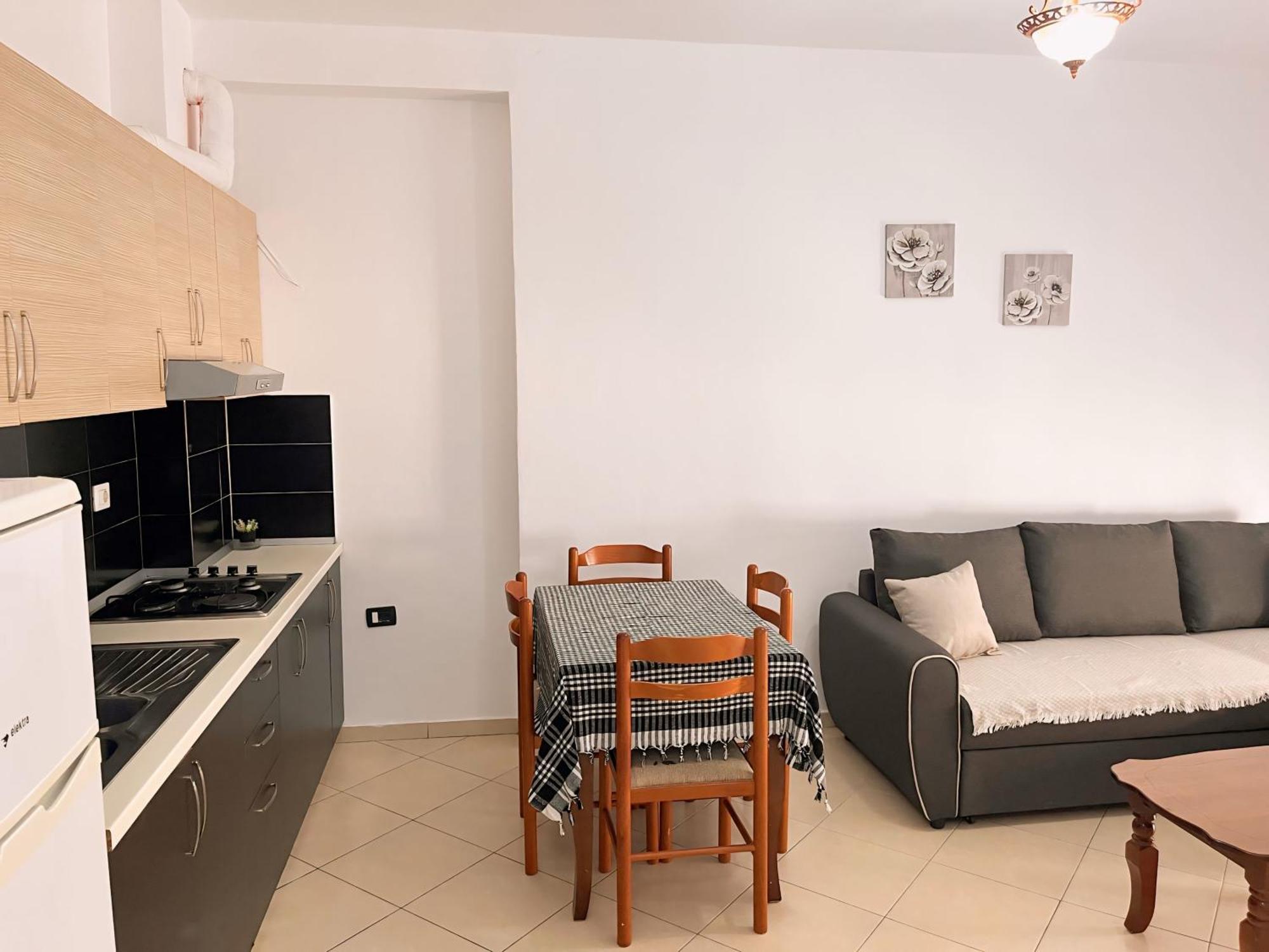 Gerald'S Central Apartments Vlore Luaran gambar
