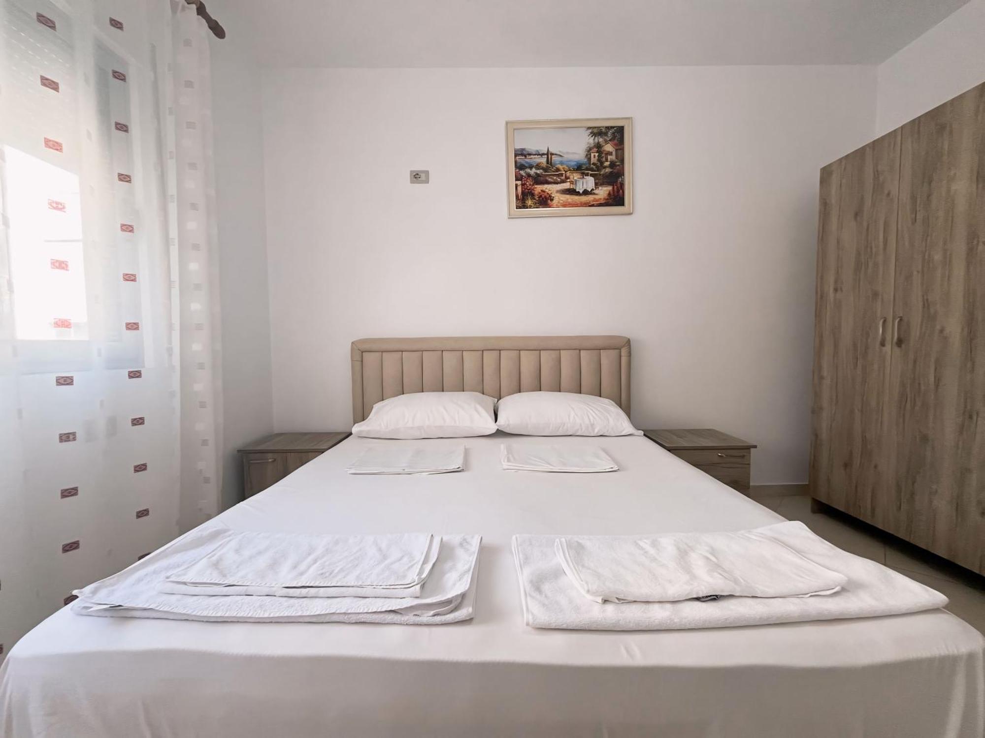 Gerald'S Central Apartments Vlore Luaran gambar